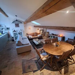 Appartement Typique Croix Rousse, Lyon